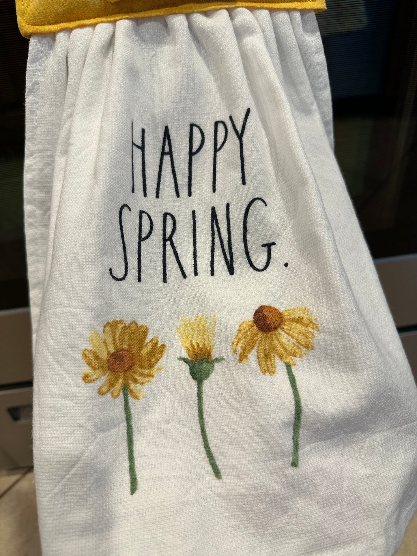 Happy Spring Daisy Towel
