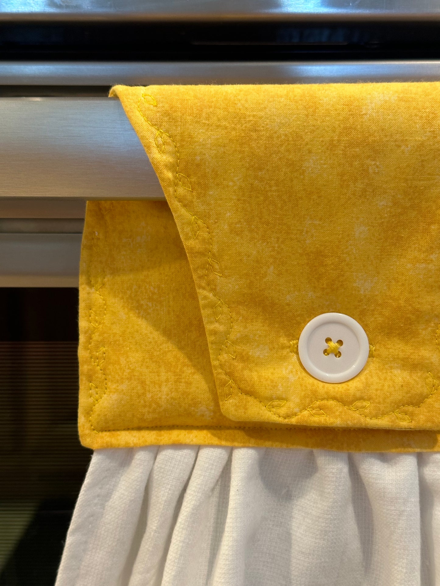 Happy Spring Daisy Towel
