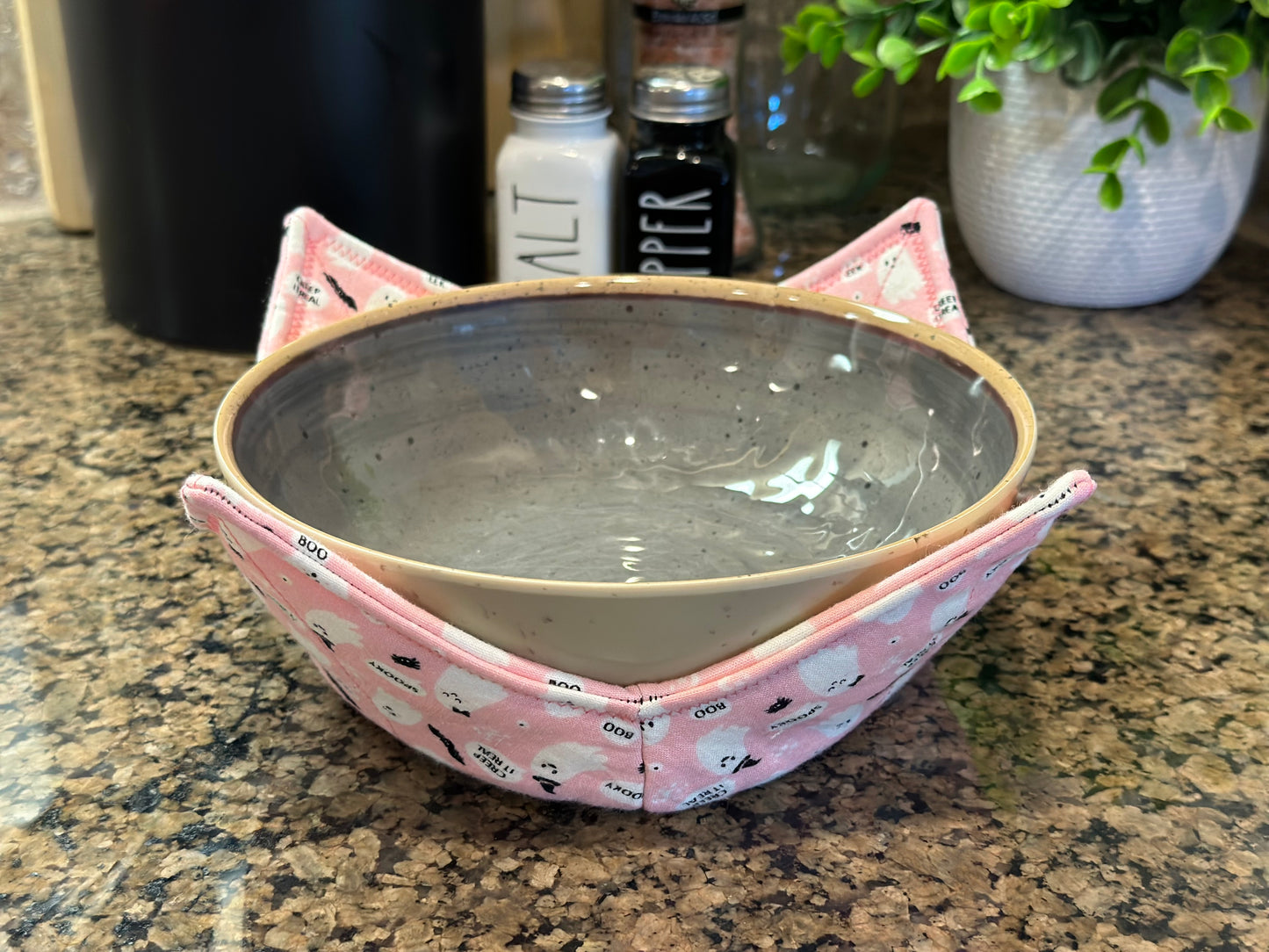 Girly Ghosts Microwave Bowl Cozy