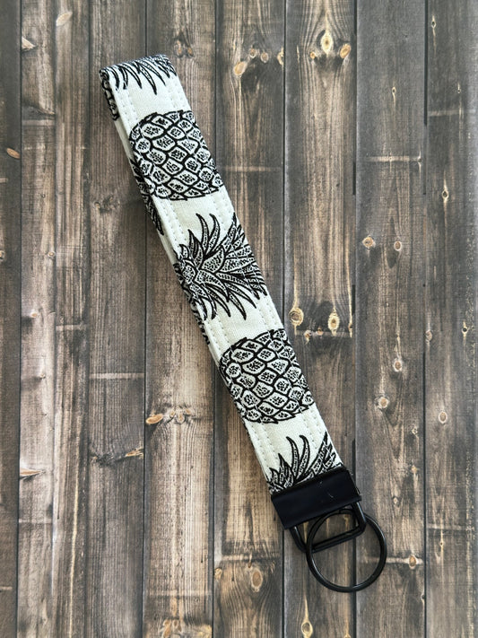 Black + White Pineapple Wristlet