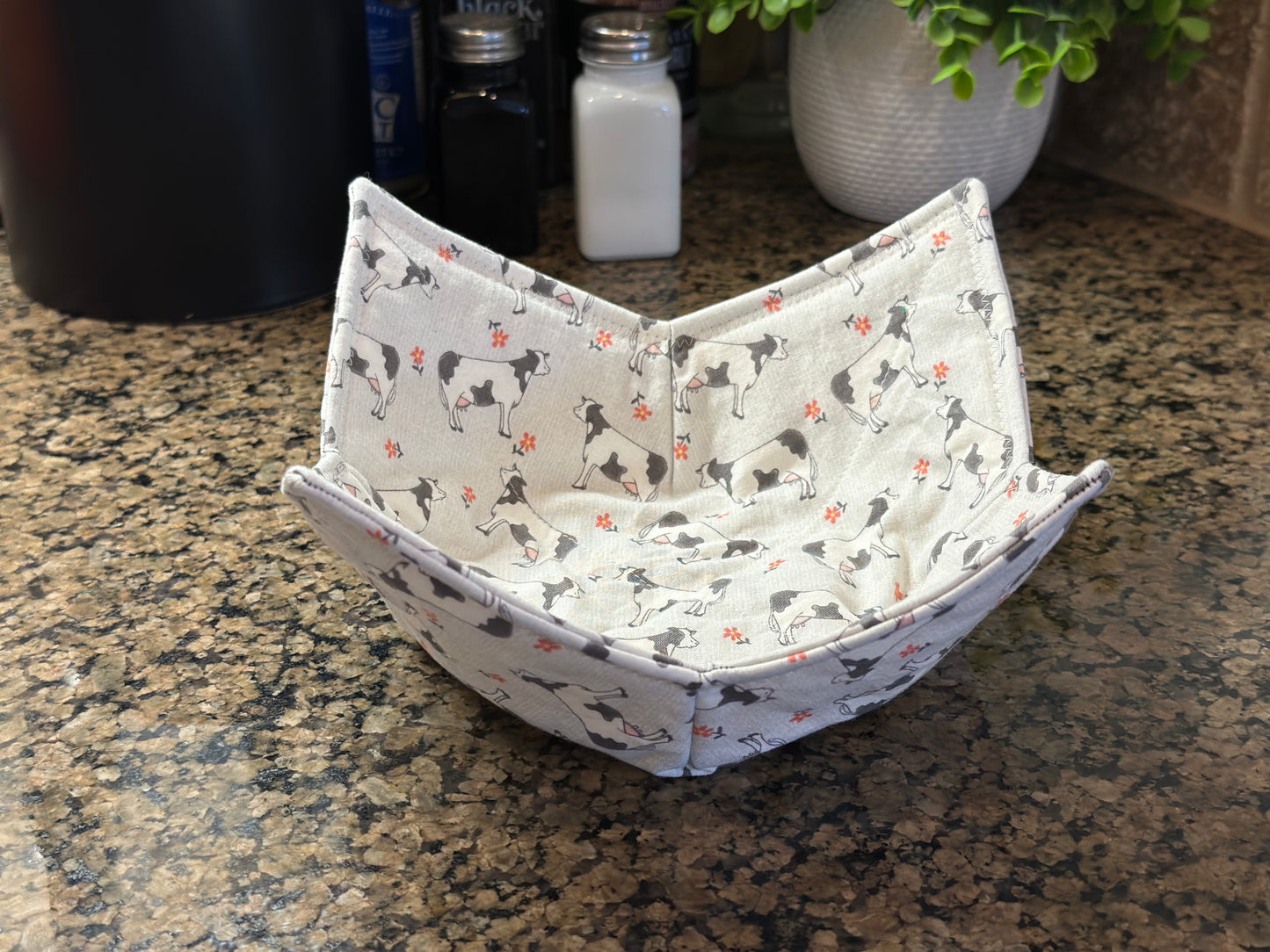 Cows and Flowers Microwave Bowl Cozy