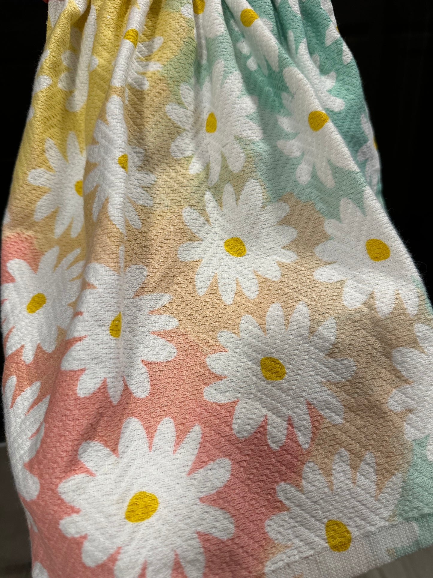 Ombré Daisy Towel
