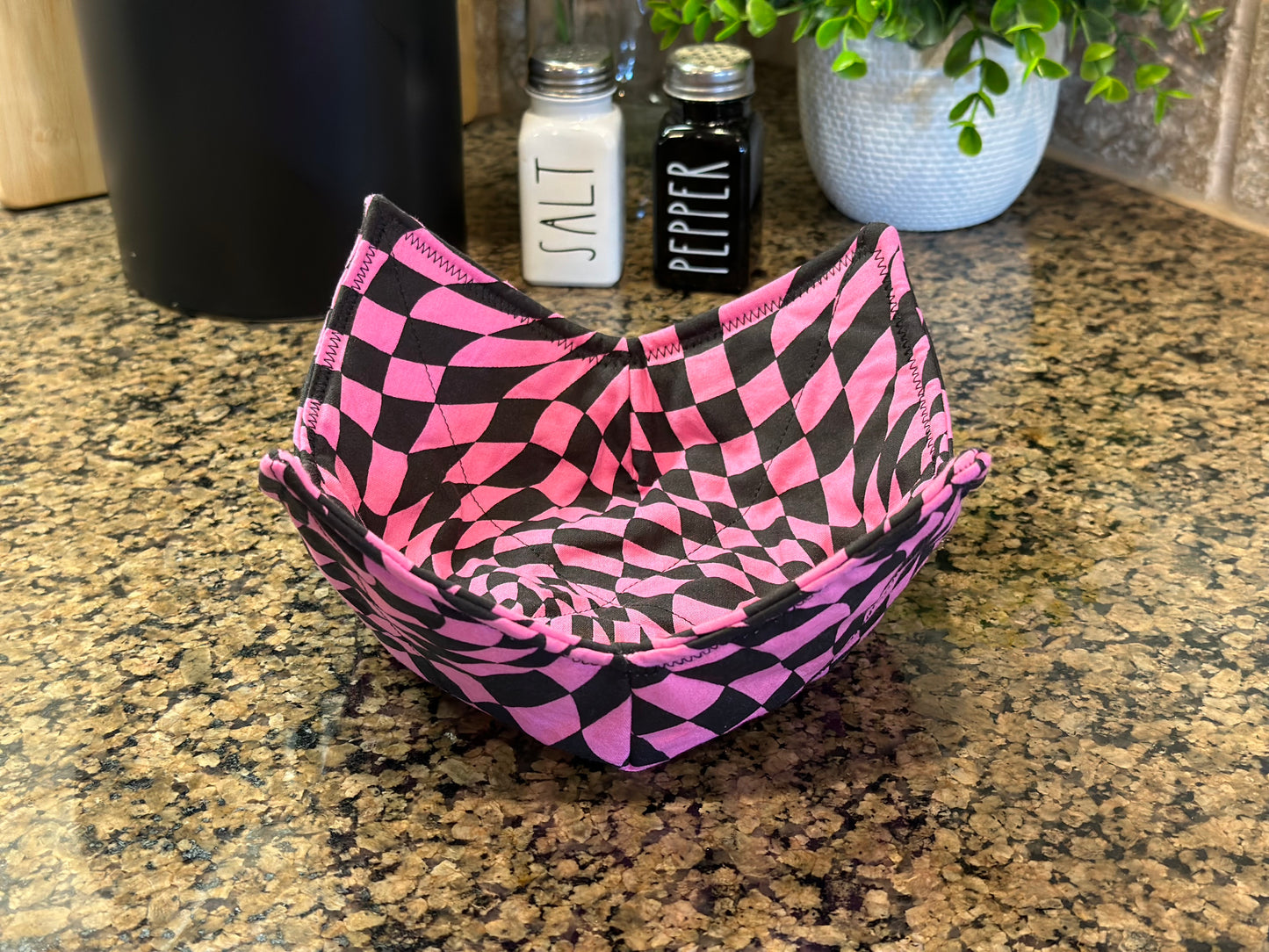 Pink Warped Checkered Microwave Bowl Cozy