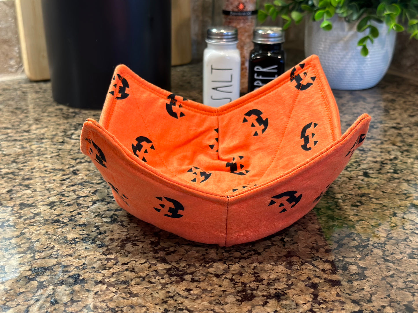 Jack-O-Lantern Faces Microwave Bowl Cozy