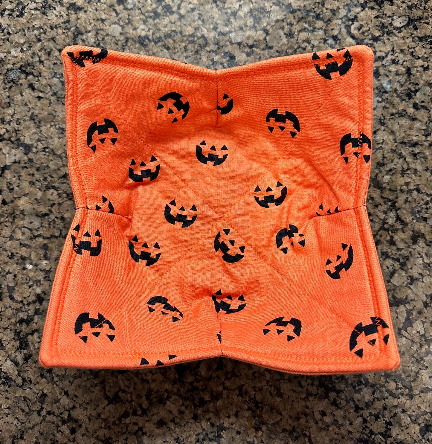 Jack-O-Lantern Faces Microwave Bowl Cozy